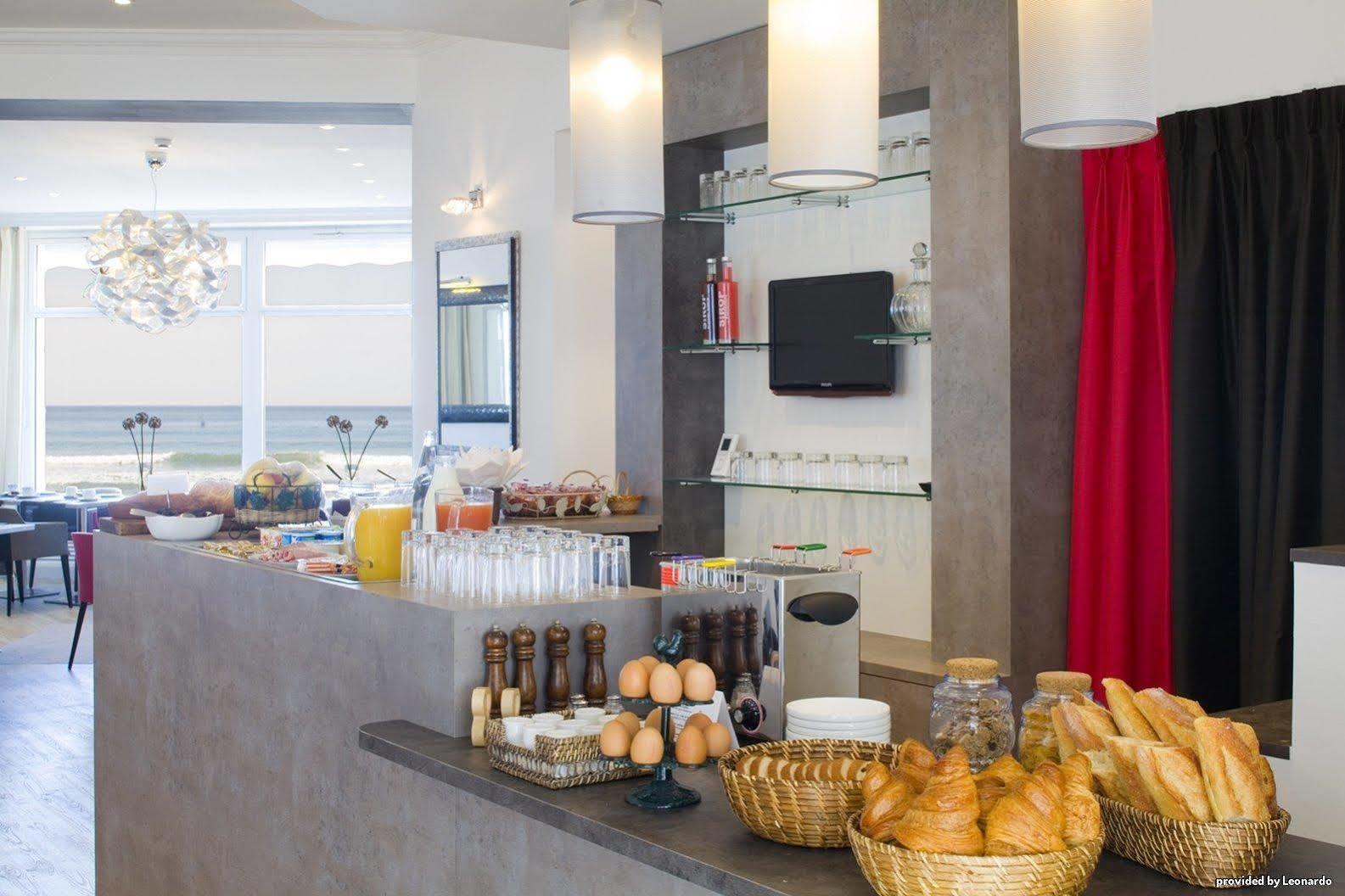Hotel & Spa Les Roches Noires Les Sables-dʼOlonne Exterior foto