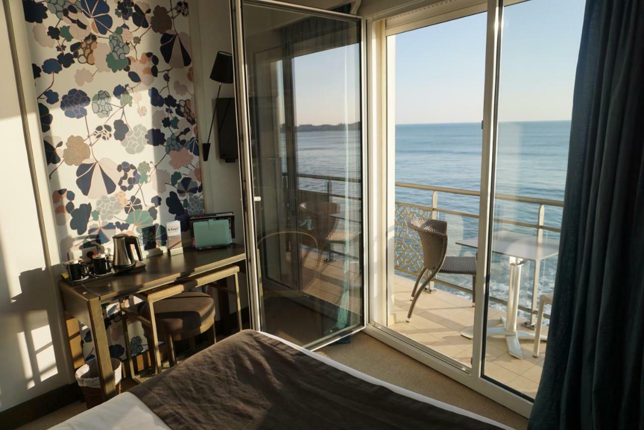 Hotel & Spa Les Roches Noires Les Sables-dʼOlonne Exterior foto