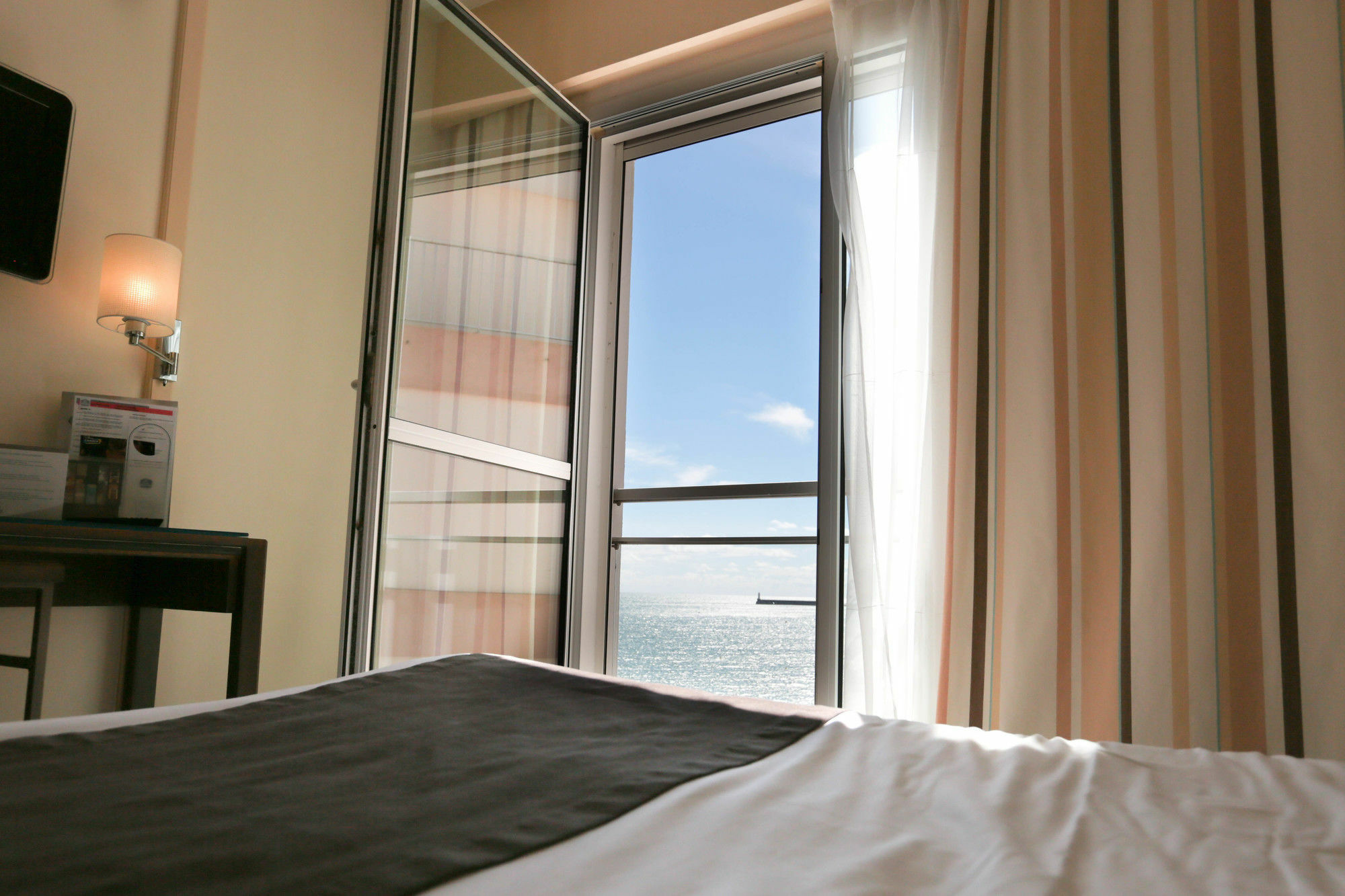 Hotel & Spa Les Roches Noires Les Sables-dʼOlonne Exterior foto