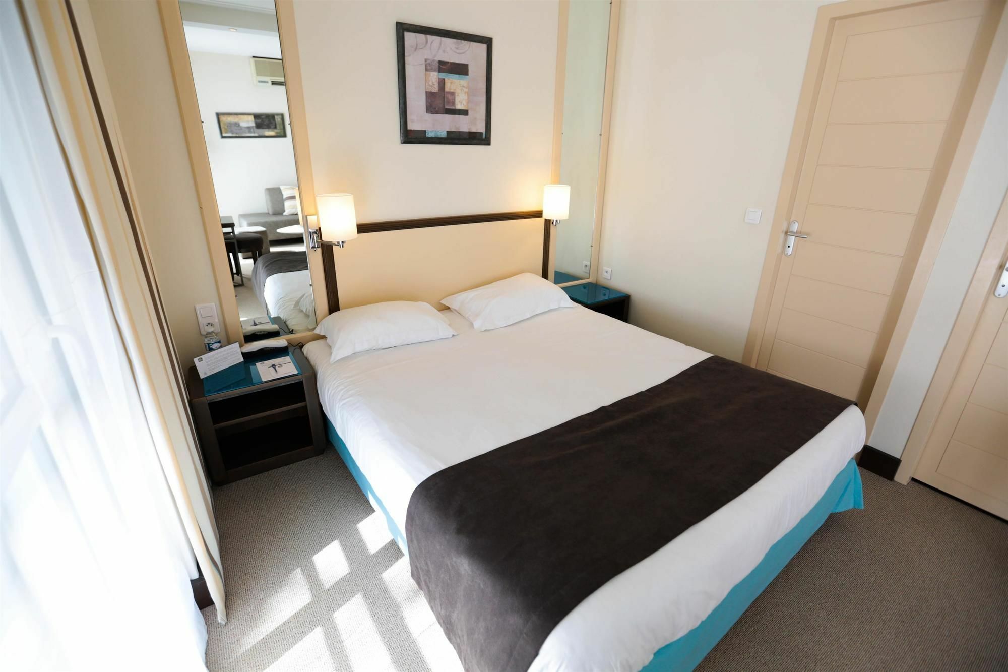 Hotel & Spa Les Roches Noires Les Sables-dʼOlonne Exterior foto